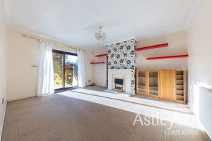 lounge- click for photo gallery